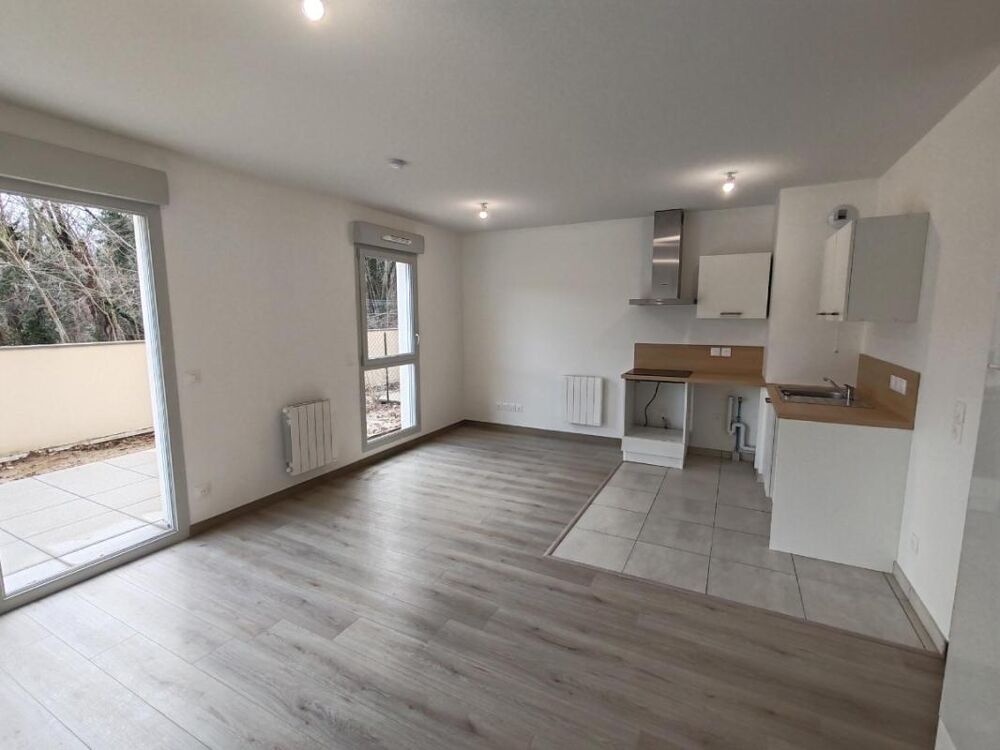 Location Appartement T1 avec terrasse, jardin et parking à VILLEFONTAINE Villefontaine