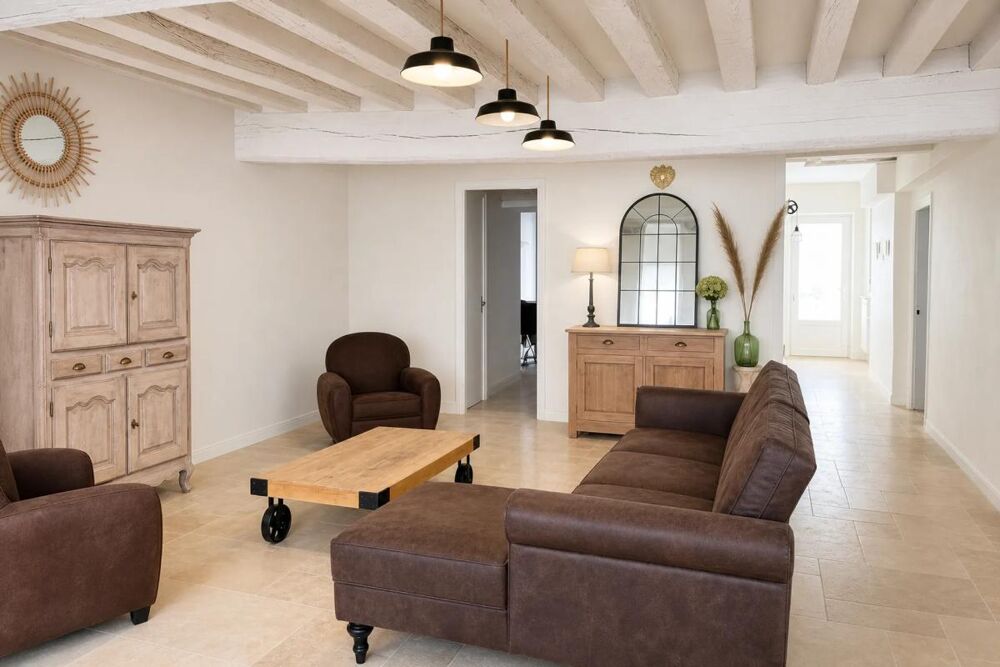 Vente Maison Maison 190 m² rénovée avec goût – DPE C – Jardin & dépendances Fay aux loges