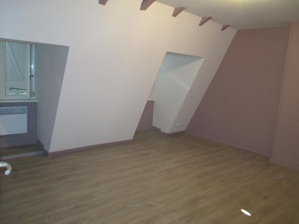 Location Appartement A LOUER JOLIE T3DERNIER ETAGE D'UN IMMEUBLE CENTRE VILLE Villefranche de rouergue