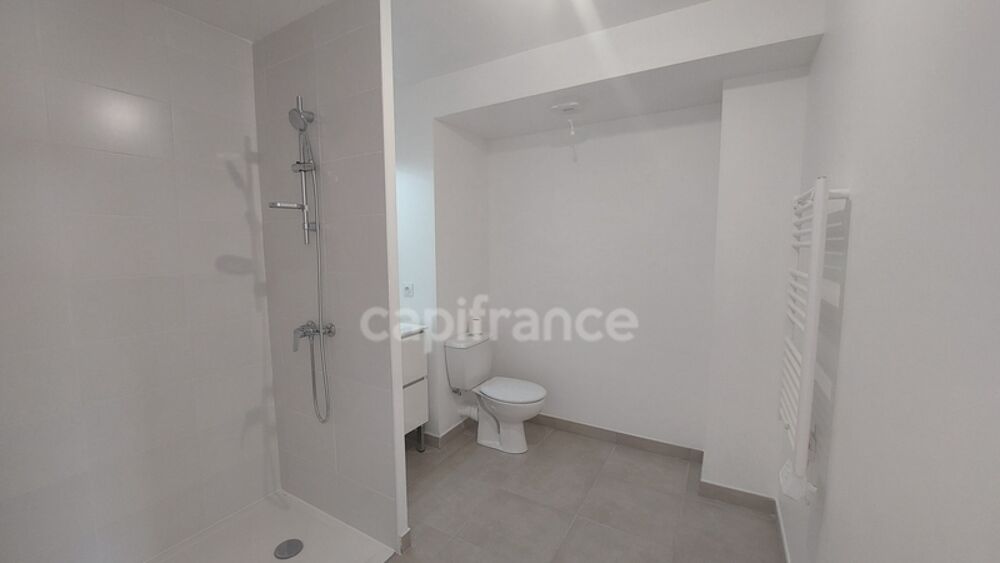 Saint-Rémy-de-Provence  Studio en rez de chaussée avec jardin