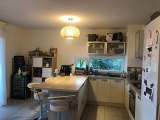  Appartement à louer 3 pièces 66 m²
