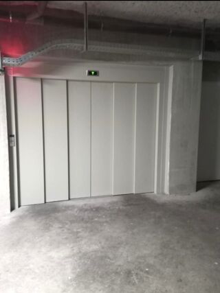 Parking / Garage à louer  Lyon
