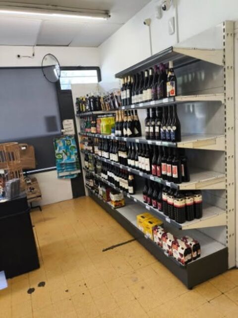   ALES (30) À vendre – Fonds de commerce Épicerie dans un local de 167m² 