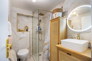 Vente Duplex/Triplex **AUBAGNE… COMME UNE MAISON… DUPLEX DE CARACTÈRE… 3 CHAMBRES… CHARME ET LUMINOSITÉ** Aubagne