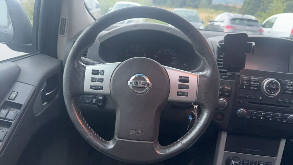 Navara 2.5 dCi 190 4WD Double Cabine Xe 2015 occasion 38300 Bourgoin Jallieu