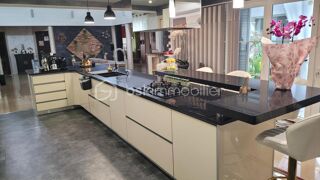  Maison � vendre 8 pi�ces 239 m�