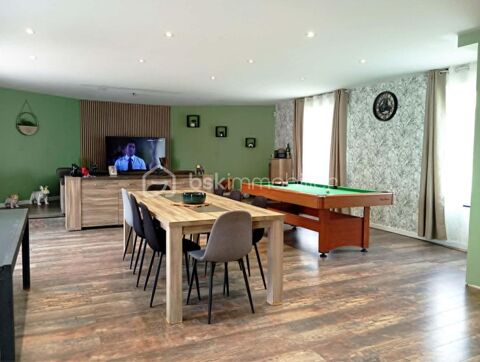   EXCLUSIF - MAISON DE 214M� ET JARDIN DE 3100m� Maison - 7 pi�ce(s) - 214 m�