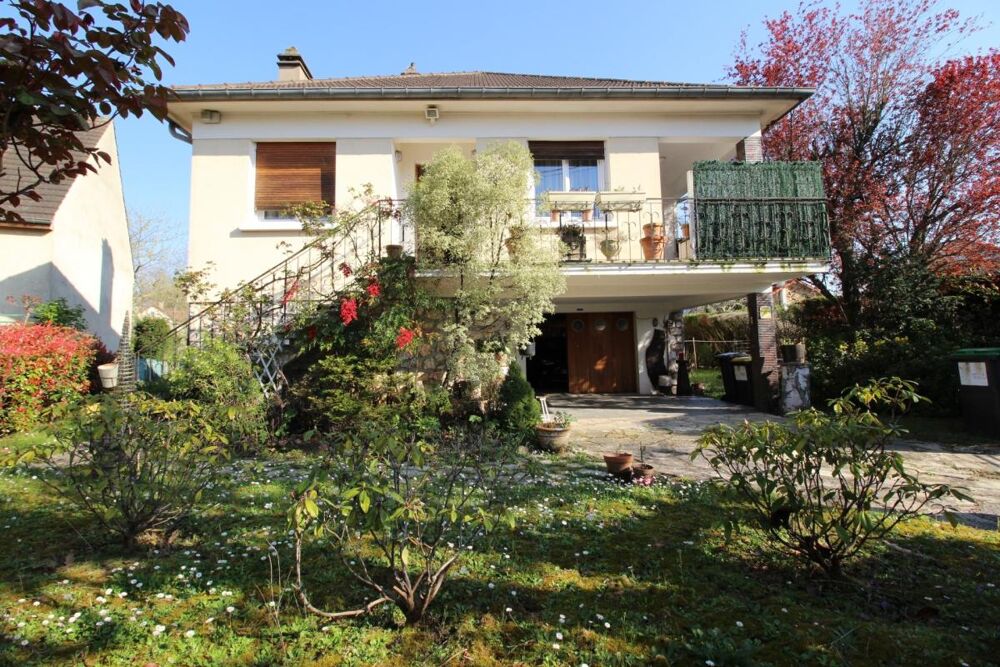 Maison 6 pièces 161 m² · à Sainte Genevieve des Bois · 161 m² · 472 500 €
