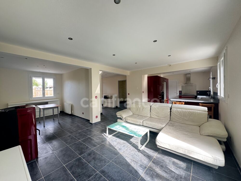 Belle maison familiale de 7 pièces à vendre - 110 m² avec jardin et garage - BUCHELAY (78) 7 minutes de Mantes-la-Jolie