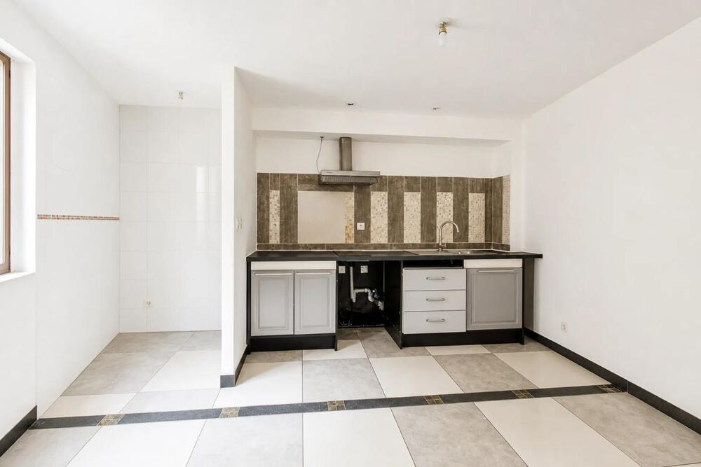 Maison de Ville Louée 6 Pièces avec Garage