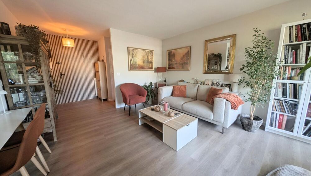 Vente Appartement GRAND T2  AVEC TERRASSE PARKING ET CAVE . EMPLACEMENT EXCEPTIONNEL AU C?UR DE BOULOURIS Saint raphael