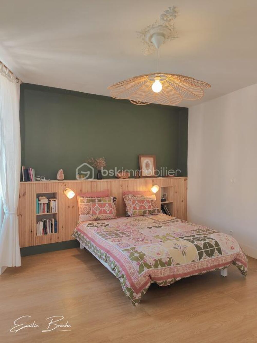Vente Propriété/Château Maison de caractère – 280 m² habitables – Jardin clos de 600 m² garage et parking Grignan