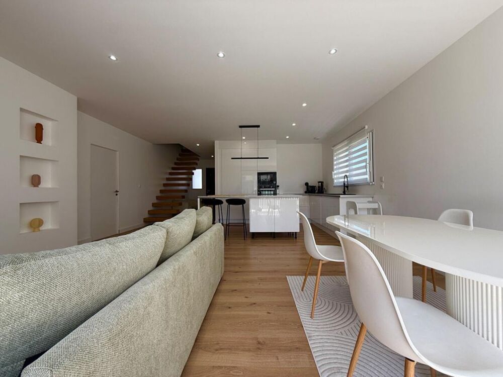 Vente Maison Maison Frenouville 7 pièces 125 m2 Frenouville