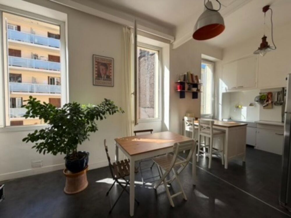 Vente Appartement T3/T4 77 m² Marseille 1er  Quartier Longchamp (Charmant 3 Fenêtres Marseillais)