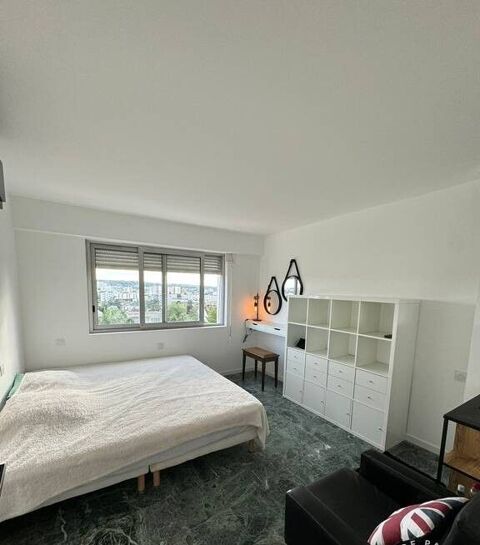  Appartement � louer 4 pi�ces 140 m�