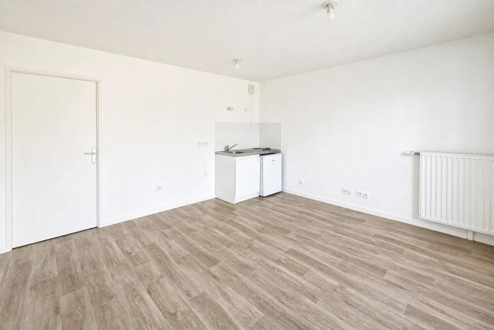 Charmant studio rénové avec parking à Corbeil-Essonnes