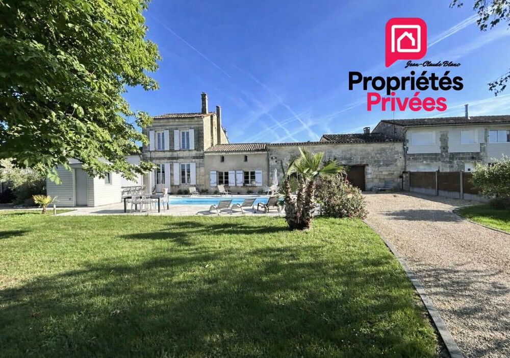 10 kms de Saint-André de Cubzac : Girondine R+1 en pierre en mitoyenneté 250 m2 sur 1326 m2 de terrain - Cuisine indépendante