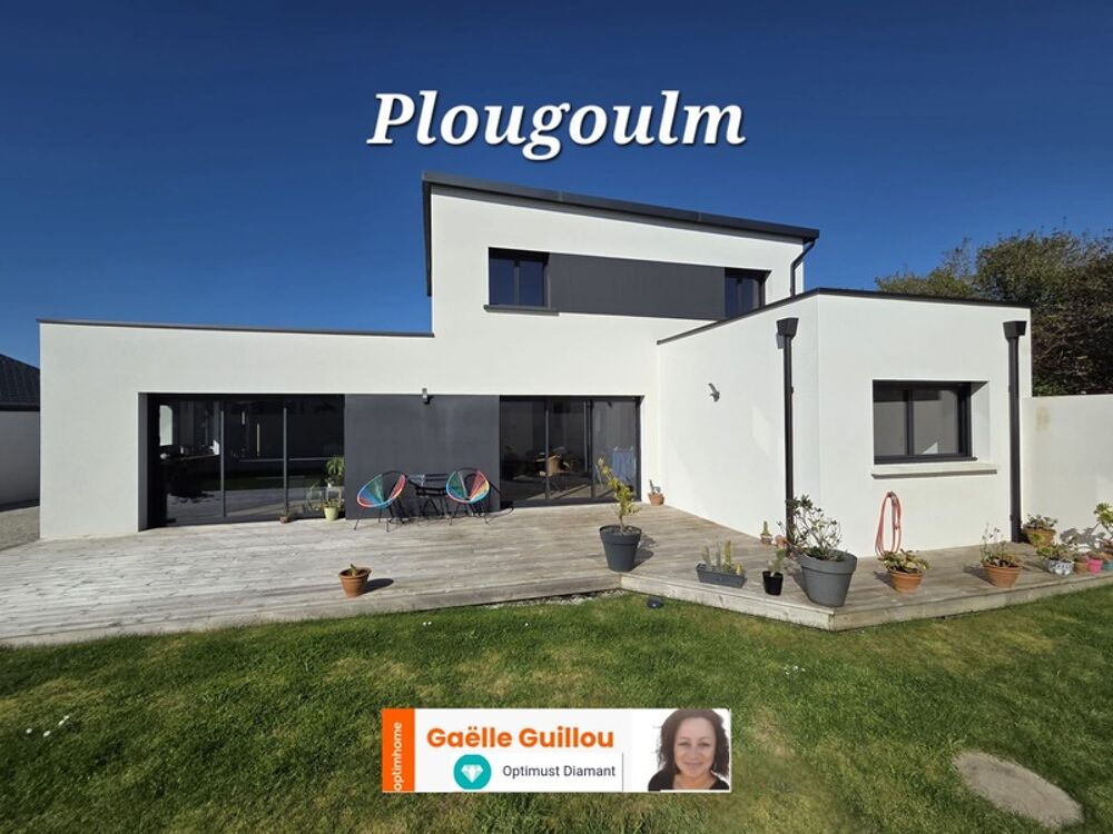 PLOUGOULM : Maison récente de 143m² (6 pièces) - Proche plage et commerces à 2 minutes de Santec