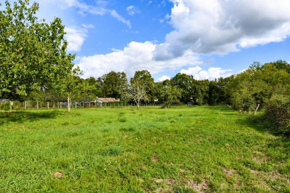Vente Maison Saint-Seurin-sur-l'Isle : maison  99 m² + dépendances sur 6660 m² de terrain Saint seurin sur l isle