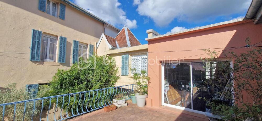 ANCIEN HÔTEL PARTICULIER EN PLEIN COEUR DE VILLE  415 M²  DÉPENDANCE  DOUBLE GARAGE  COUR INTÉRIEURE