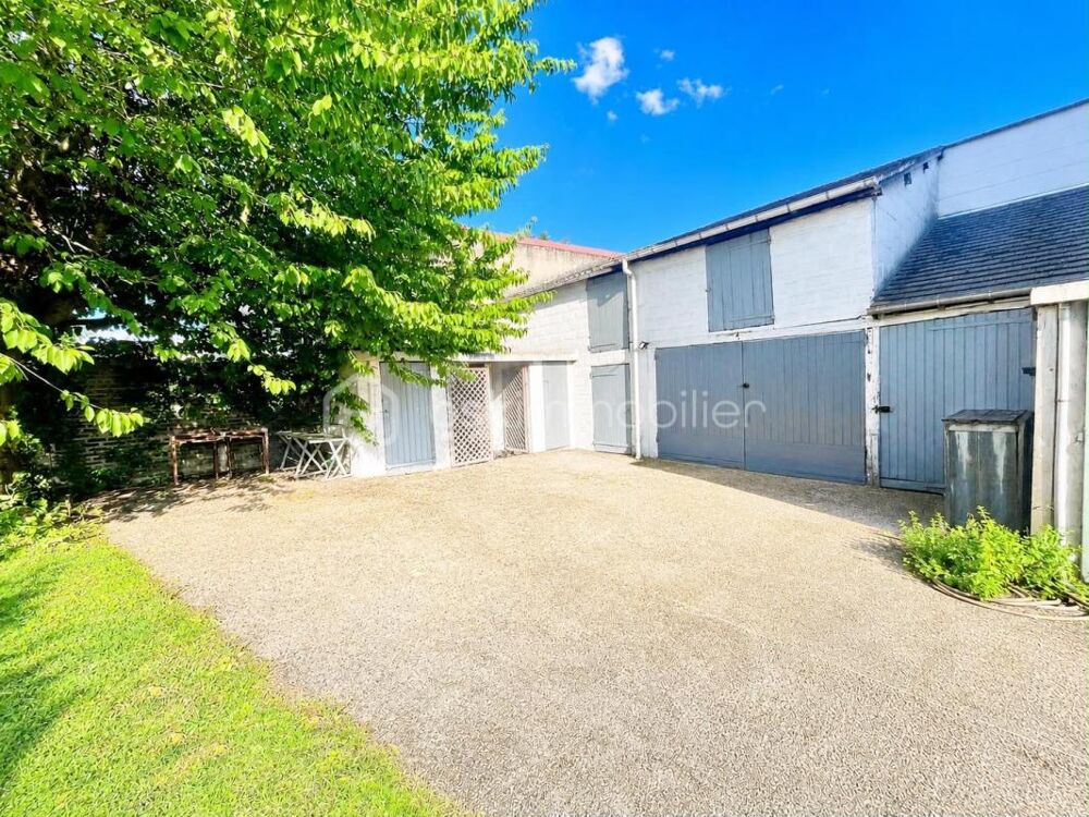 Maison familiale de caractère avec jardin, dépendances et logement locatif  Hyper centre-ville Gisors