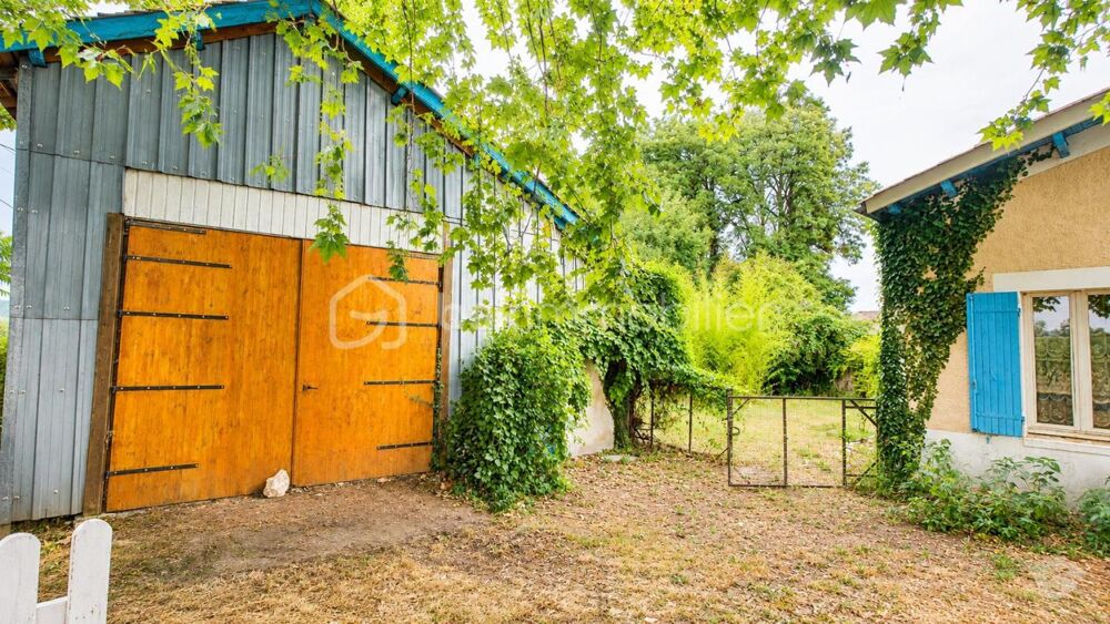 ? COUP DE COEUR  Maison familiale avec magnifique parc, chai en pierre 75m² attenant et dépendance non attenante 140m²