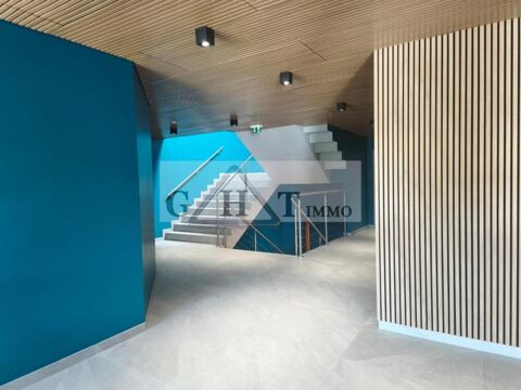 2600 M&sup2; ENTREPOT BUREAUX A VENDRE AUX ULLIS 3200000 91940 Les ulis