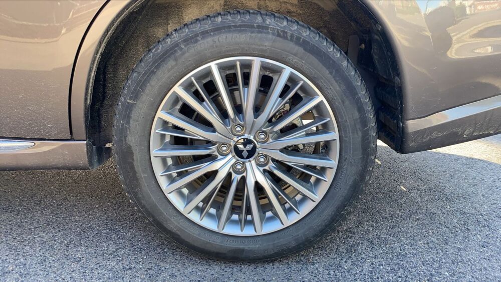 Outlander 2.4 MIVEC 224 Plug in Hybrid 4WD BVA Intense - Automatique E 2019 occasion 59000 Lille