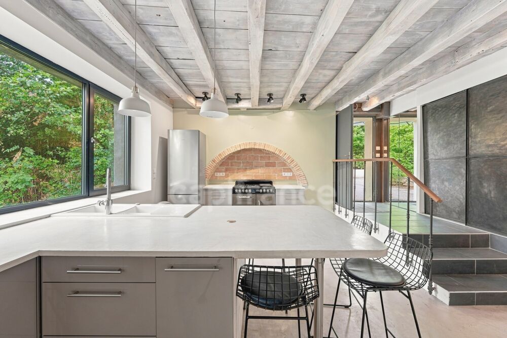 Vente Maison PRÉVESSIN-MOËNS – Ancienne forge du XIX? transformée en loft – 187 m² – 3 chambres – Jardin Prevessin moens
