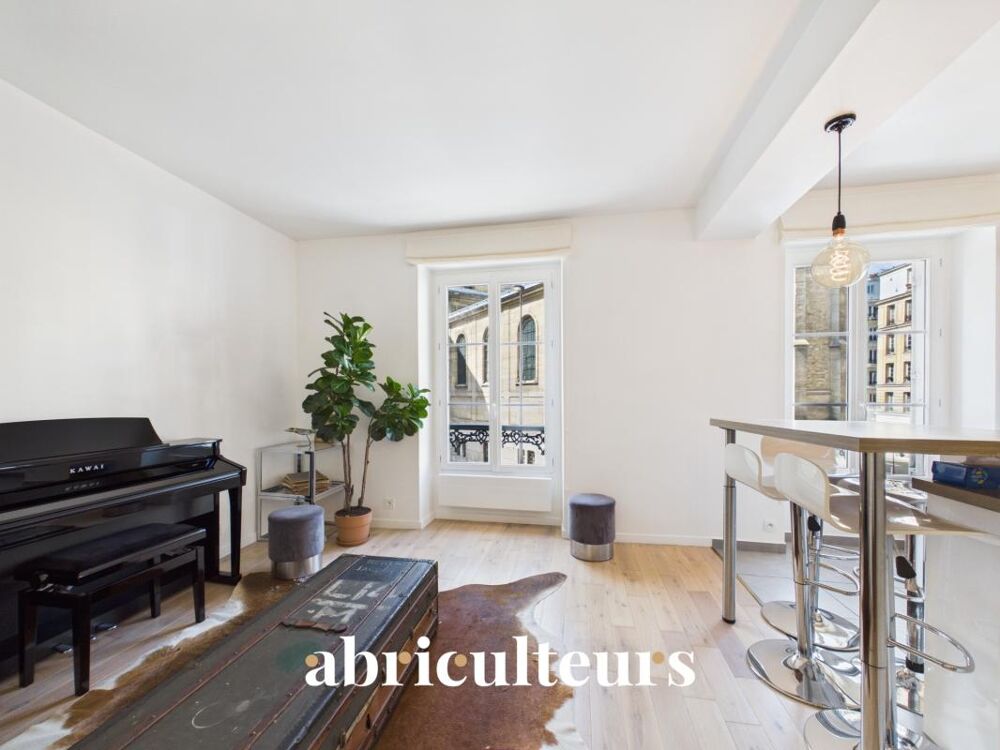 Vente Appartement Appartement traversant et ensoleillé en vente à  Paris 18? Rue Hermel (75018) Paris 18