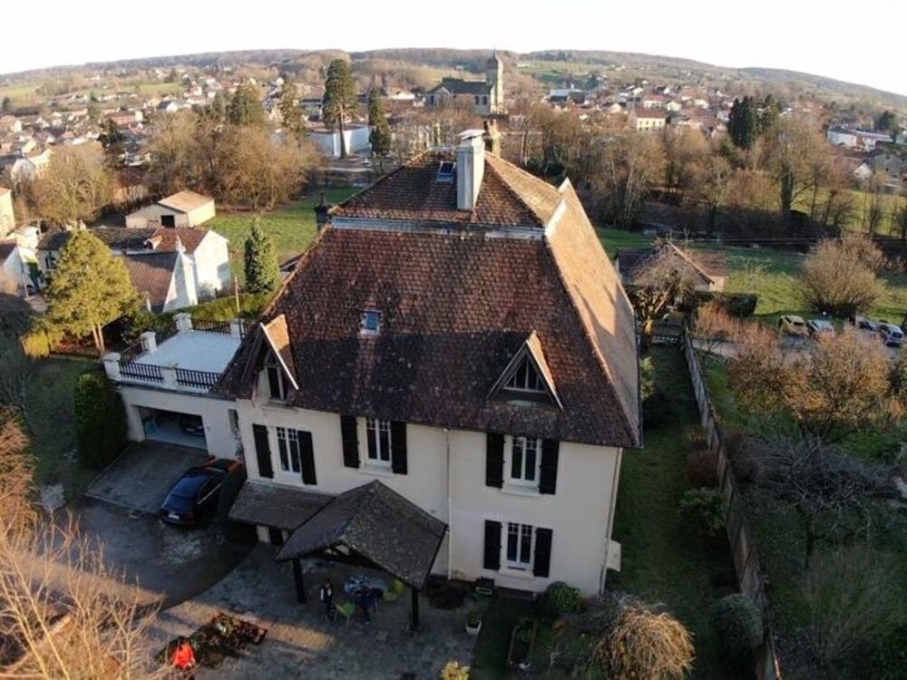 Maison de caractère de 275m2 et ses 1607 m2 de terrain clos