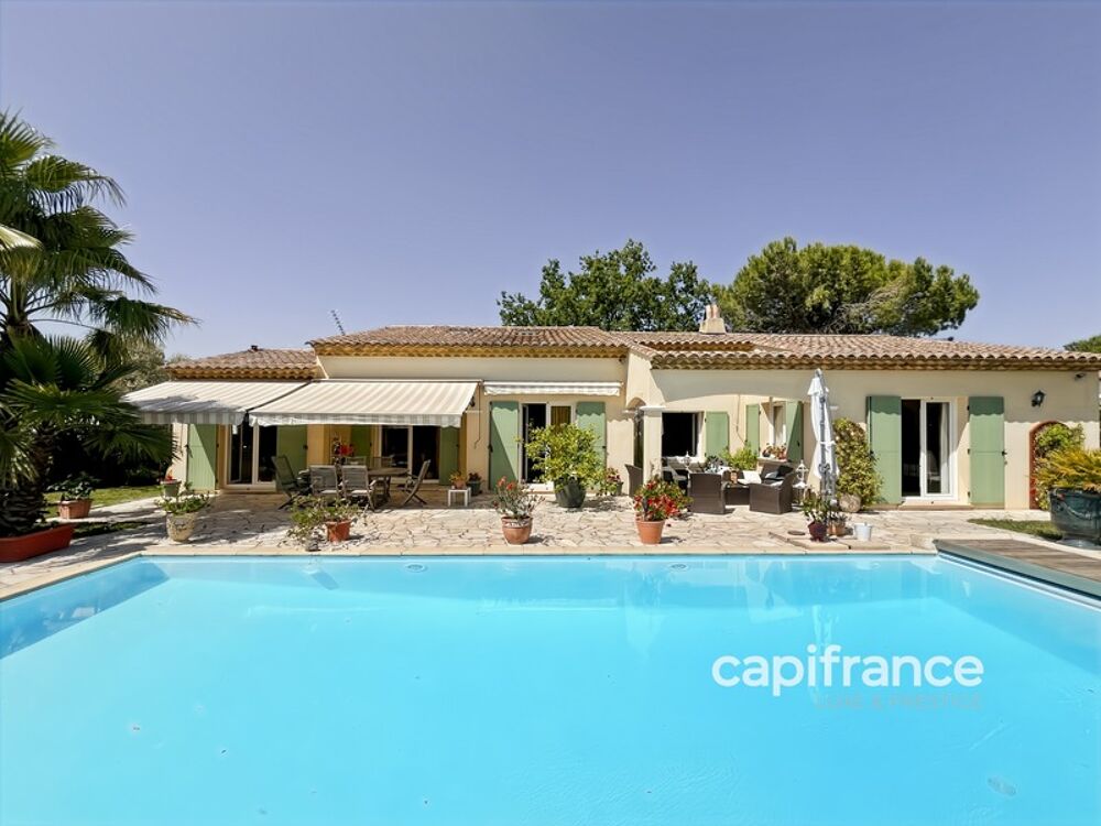 Villa provençale 4 chambres avec piscine BAGNOLS EN FORET (83)