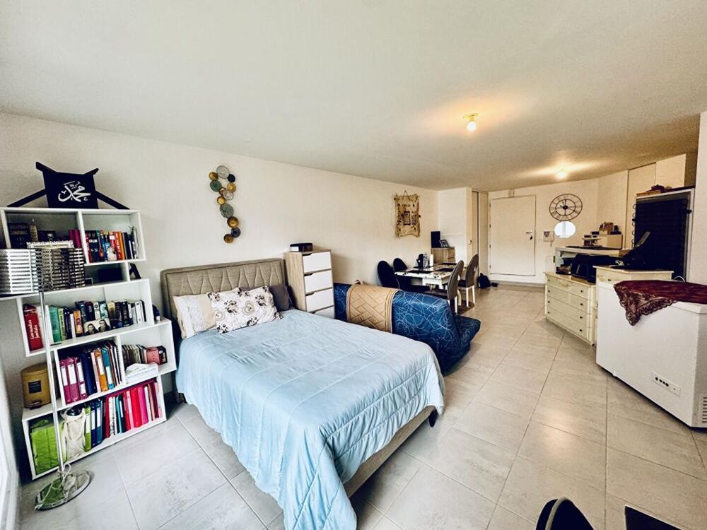 T2 ? 49 m² + terrasse 20 m² + parking