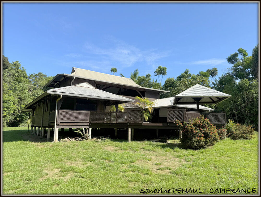 A VENDRE A MONTSINERY TONNEGRANDE (CARAPA) UNE MAGNIFIQUE PROPRIETE T6 DE 268 m² - TERRAIN 1 HECTARE - AU PRIX DE 392000 €