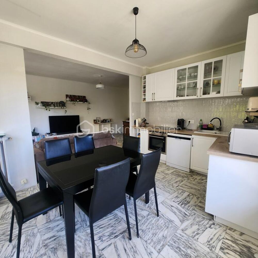 Vente Appartement Appartement lumineux de 70 m2 à proximité de la célèbre Promenade des Anglais et de l'Église Russe Saint Nicolas Nice