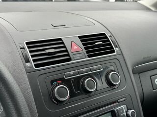 Touran II 1.2 TSI 105 BLUEMOTION TECHNOLOGY TRENDLINE 2011 occasion 78240 Chambourcy