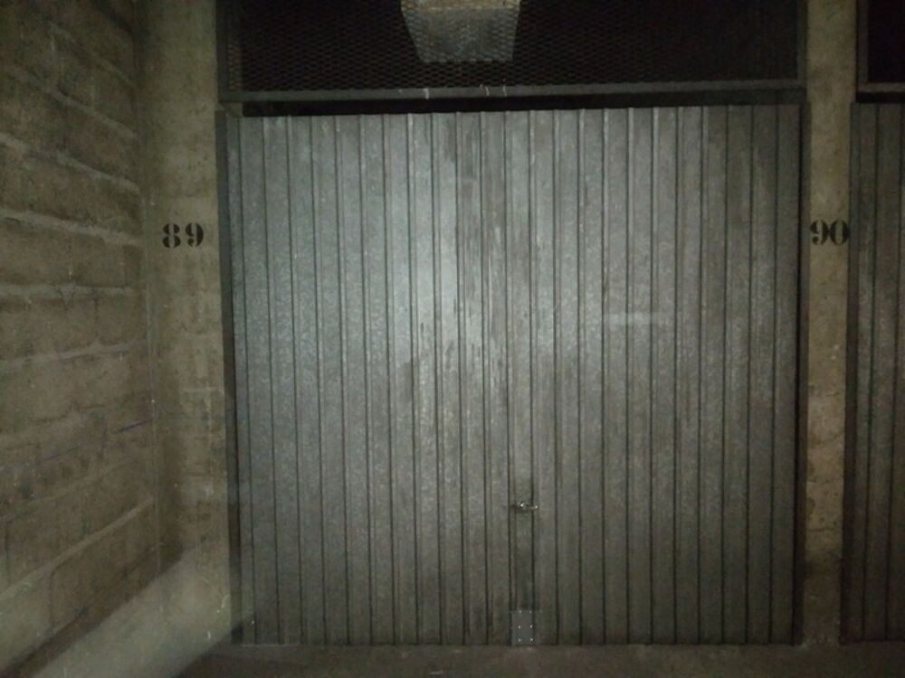 Vente Parking/Garage Box de 15m² et 3.80 m de hauteur dans résidence de 1972 Paris 20