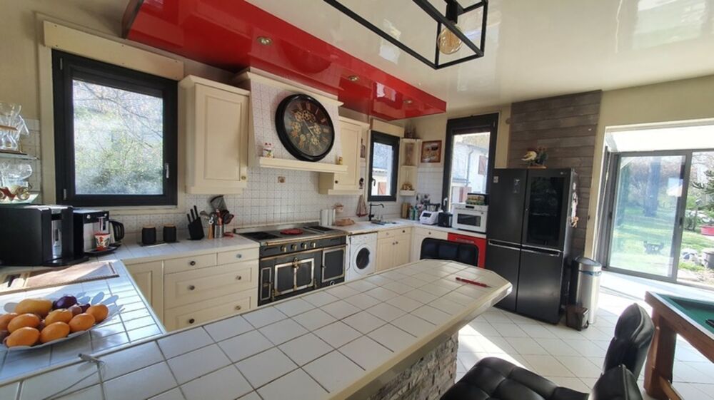 Maison à vendre 5 pièces 166 m² sur terrain de 3000m² avec piscine (60)