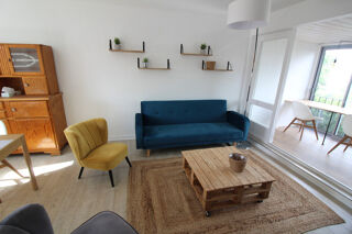  Appartement à louer 4 pièces 81 m²