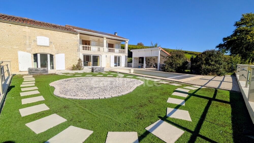 Maison 11 pièces 250 m² · à Lignieres Sonneville · 250 m² · 325 000 €