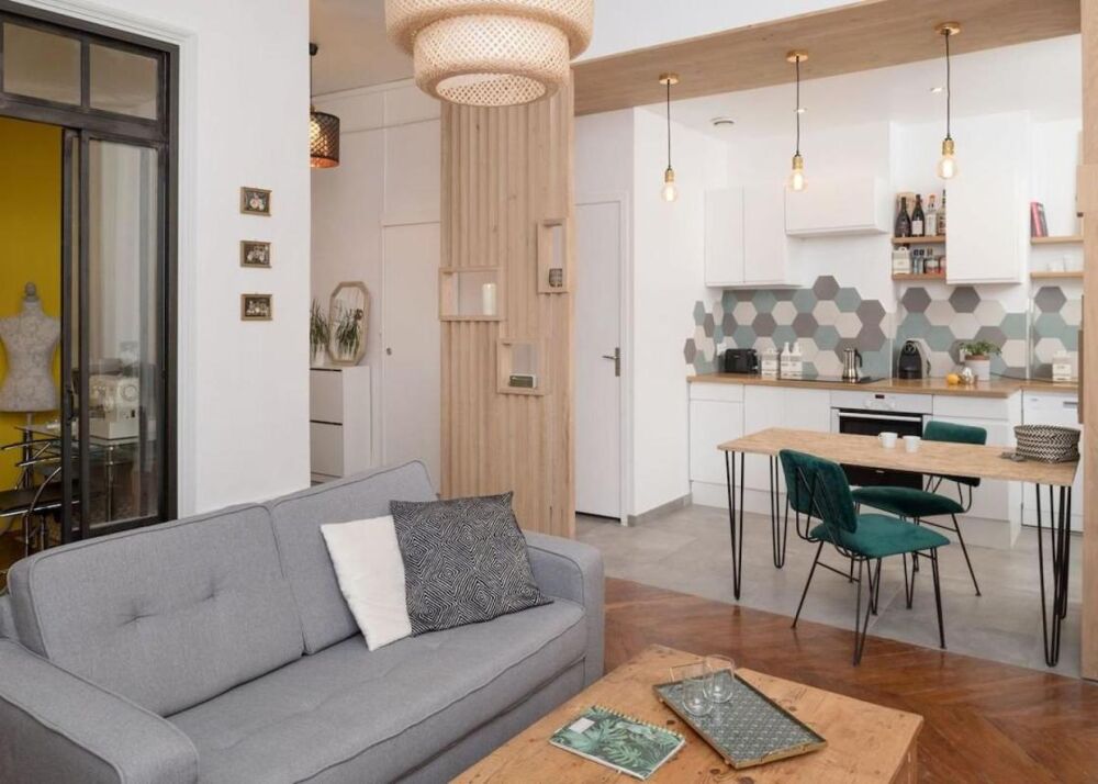 Vente Appartement 4 PIÈCES offrant <br>105m² de surface privative / Parking Bordeaux