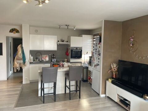BDR(13), à vendre MARSEILLE 6eme Arrt appart Grand T2 51 m² lumineux avec balcon, + cave + Box en ss-sol 271950 Marseille 6