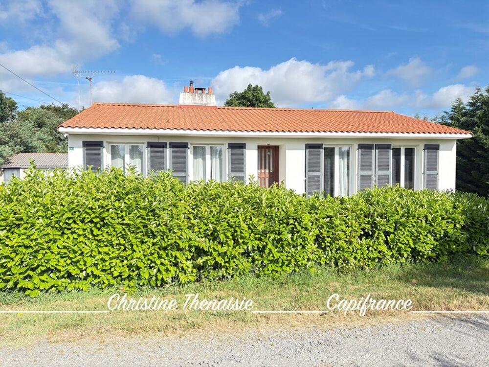 Maison à vendre Plain-Pied - 3 chambres - Garages - Grand terrain COMMEQUIERS (85)