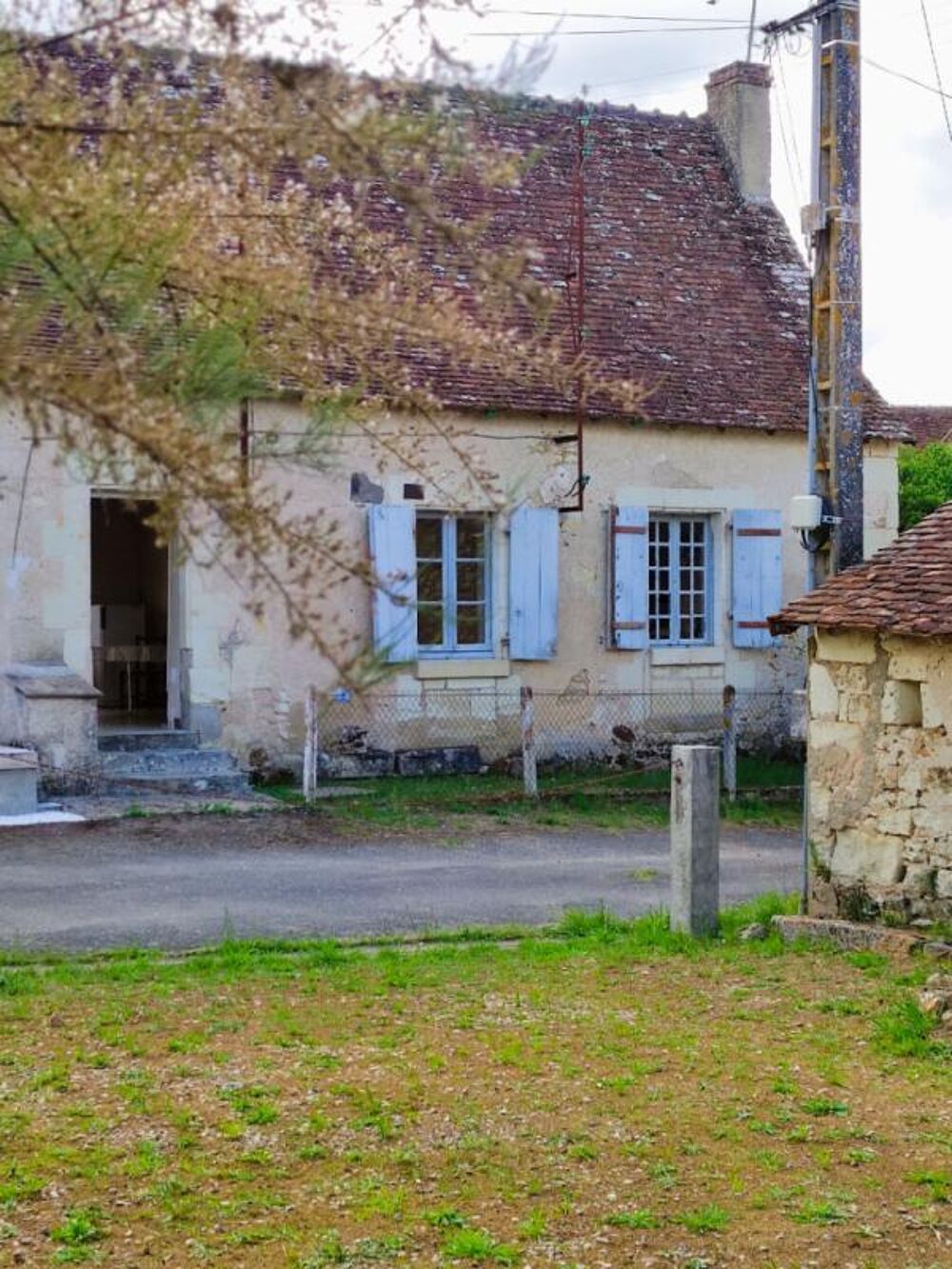Maison de pays Yzeures Sur Creuse 3 pièces grange et terrain