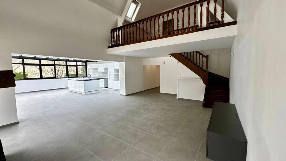Vente Maison Propriété d'exception  221 m² de luminosité sur  presque 3 000 m² de terrain Marolles en hurepoix