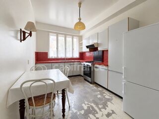 Vente Maison Rare aux Sables-D'olonne : Maison de caractère à rénover, jardin intimiste, garage et dépendances à fort potentiel Les sables d olonne