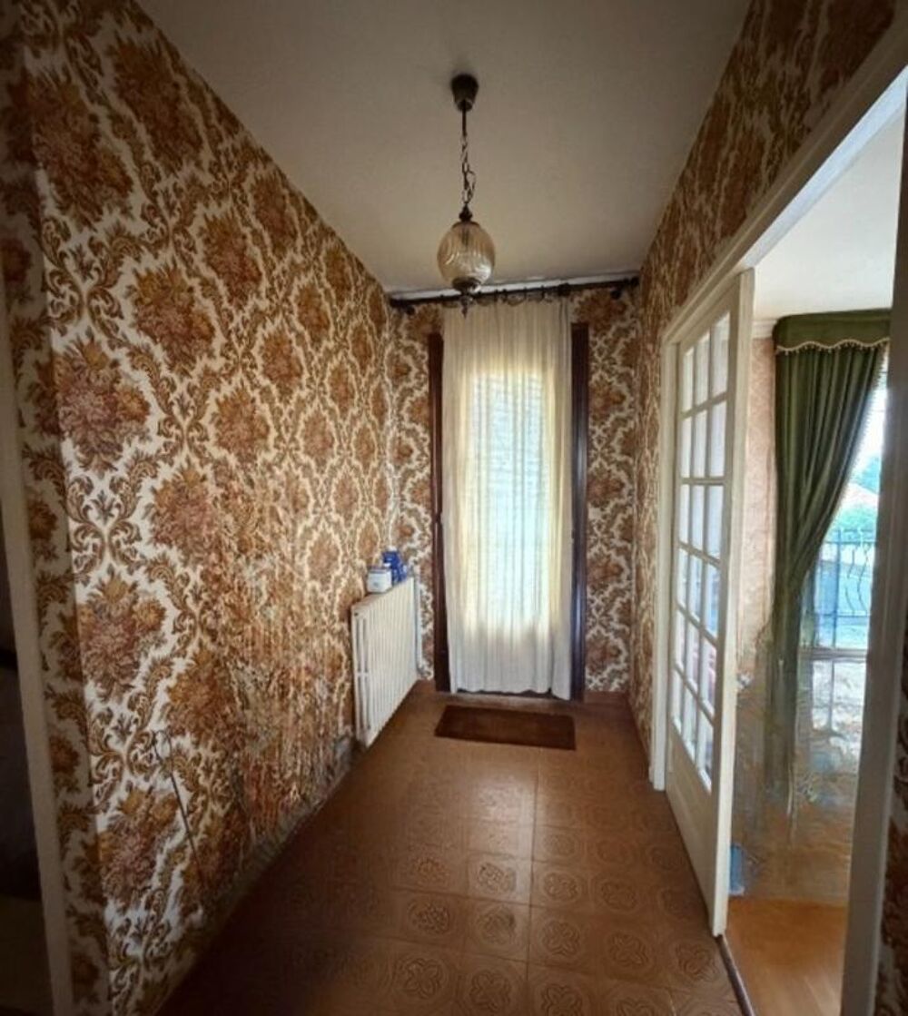 Vente Maison Champniers. Maison 158 m² avec garage indépendant Champniers
