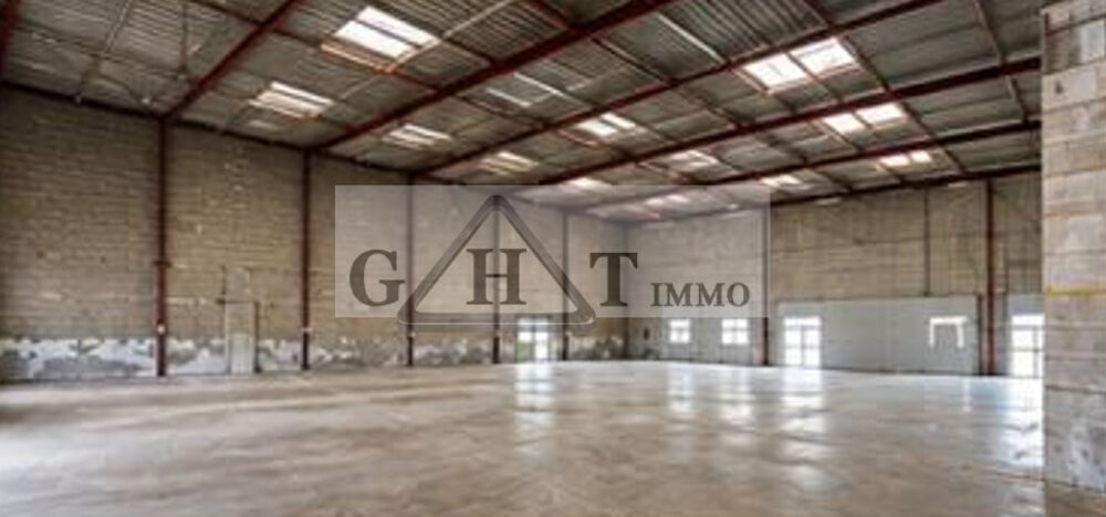   A VENDRE 3800 M² ENTREPOT + BUREAUX  A  AMILLY 