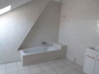  Appartement à louer 2 pièces 63 m²