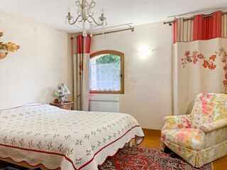  Proprit/chteau  vendre 7 pices 180 m